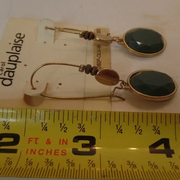 Carol Dauplaise NEW Ear Rings On Card Green Faux Stones Goldtone Hardware - Picture 7 of 7